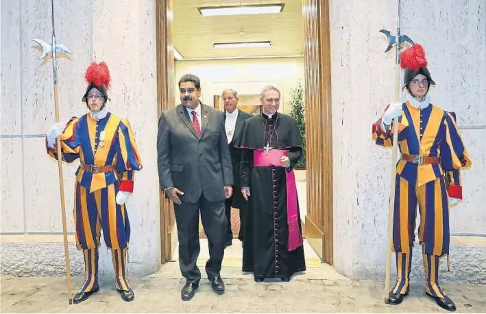  ?? AFP ?? Salida. El presidente venezolano, Nicolás Maduro, ayer en el Vaticano tras reunirse con el papa Francisco en una audiencia privada y que no había sido anunciada a la prensa.