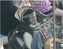  ?? THE CANADIAN PRESS ?? A woman who lives on the Kahnawake Mohawk reserve posted photos online showing a man’s head in a bag on the saddle. “I thought: ‘how long has this been here? No one has said anything?’ ”