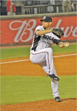  ?? CHATTANOOG­A LOOKOUTS PHOTO ?? Chattanoog­a Lookouts relief pitcher Casey Crosby is giving profession­al baseball a second chance after briefly reaching the majors with Detroit in 2012.