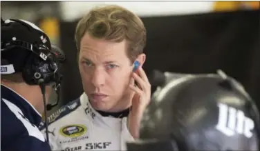  ?? JIM COLE — THE ASSOCIATED PRESS ?? Brad Keselowski gets ready to practice for a race at New Hampshire Motor Speedway in Loudon, N.H.