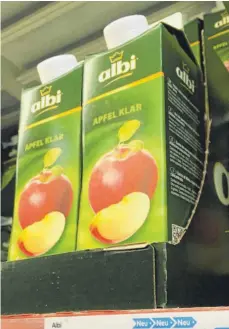  ?? FOTO: KROHA ?? Unter anderem beim Netto in Merklingen neu im Regal, andere große Lebenmitte­lhändler haben die Albi-Säfte aber aus ihrem Sortiment genommen.