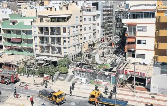  ?? RAMÓN DE LA ROCHA / EFE ?? El edificio de cinco plantas, ubicado en una zona turística, se vino abajo