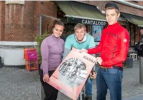  ?? FOTO WALTER SAENEN ?? Aida Jobe, Niels Pellegroms en Maarten Dewachter van SURPLACE. “Iedereen uit Antwerpen mag deelnemen.”