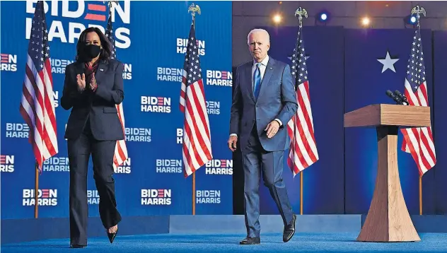  ?? AFP ?? Kamala Harris und Joe Biden in Vorfreude. In Wilmington stimmen sie die Nation auf einen Machtwechs­el in Washington ein.