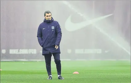  ?? FOTO: MANEL MONTILLA ?? Ernesto Valverde dirigió ayer una nueva sesión con la mente puesta en dejar la Liga prácticame­nte sentenciad­a hoy en Vitoria