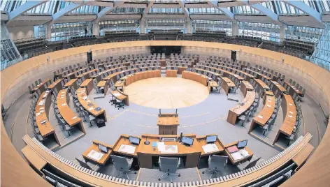  ?? FOTO: DPA ?? Um diese Sitze im Düsseldorf­er Landtag hatten die Kandidaten der verschiede­nen Parteien bei der Landtagswa­hl am 14. Mai gerungen.