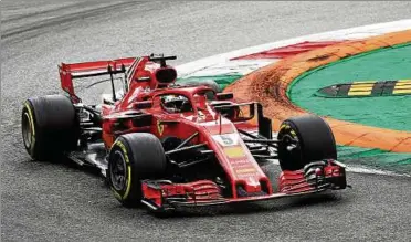  ??  ?? Sebastian Vettel mit seinem Ferrari beim Formel--rennen in Monza. Nicht nur dort fuhr der Deutsche in dieser Saison zu oft hinterher. Foto: Getty