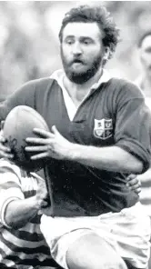  ??  ?? > Ray in action for the Lions in 1972