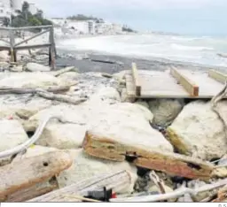  ?? D. S. ?? La tormenta ‘Emma’ ya arrasó playas, como la de Fuentebrav­ía, en marzo.