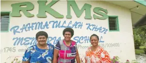  ?? Mereleki Nai ?? Parents of students who have been assisted with school stationeri­es. From left: Kalesi Qoliqoli, Maraia Nariu, silika Rakuro. Photo; Mereleki Nai. Photo: