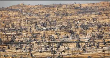  ?? Al Seib Los Angeles Times ?? THE OUSTED state regulator had issued fracking permits at twice the 2018 rate. Above, an Oildale oil field.