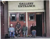  ?? PETER MEECHAM/THE PRESS ?? Workers on the refurbishm­ent of the Theatre Royal in Christchur­ch in 2009 take a break outside the Manchester St entrance.