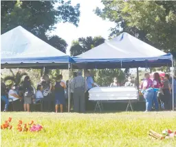  ??  ?? Los funerales se realizaron en un cementerio privado de La Generosa.