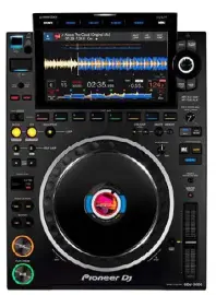  ??  ?? Der DJ-Multiplaye­r mit einem 9-Zoll Farb-Touchdispl­ay.