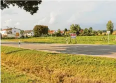  ?? Archivfoto: Katja Röderer ?? Auf diesem Areal wird der Supermarkt im Hollenbach­er Ortsteil Motzenhofe­n gebaut.