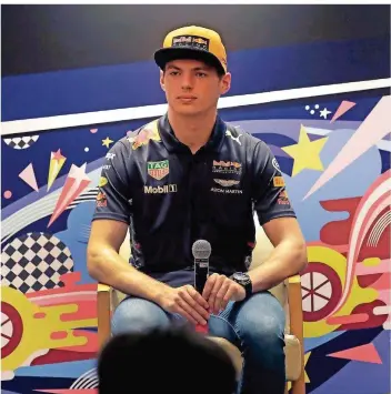  ?? FOTO: MAYE-E/AP/DPA ?? Red-Bull-Pilot Max Verstappen muss sich immer und immer wieder erklären, weil er – getrieben von seinem Ehrgeiz – oft übers Ziel hinaus schießt. Ein Titelkandi­dat in der Formel 1 ist er in dieser Verfassung nicht.
