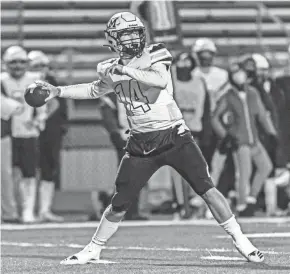  ?? SCOTT ASH / NOW NEWS GROUP ?? Kettle Moraine quarterbac­k Chase Spellman opened last year with nine TDs with just one intercepti­on in his first four games as a starter.