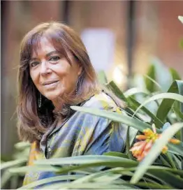  ?? Jordi Cotrina ?? Maria del Mar Bonet, en el patio del Ateneu de Barcelona.