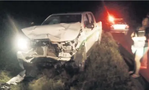  ?? EL DEBATE ?? El choque se registró la madrugada de ayer, por la carretera Las Quemazones-La Trinidad.