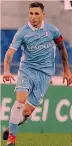  ?? GETTY IMAGES ?? 1 Lucas Biglia, argentino, 30 anni: è il capitano della Lazio, la fascia gli fu consegnata proprio da Pioli un anno e mezzo fa 2 Stefan De Vrij, olandese, 24 anni: con Pioli è dive tato grande 3 Marco Parolo, 31 anni: a lui il tecnico dell’Inter non...