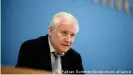  ??  ?? Bundesinne­nminister Horst Seehofer