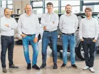  ?? FOTO: PRIVAT ?? Das Verkaufste­am des Autohauses Rapp, v.l.: Joachim Porada, Roland Stumm, Andreas Nerkamp, Michael Passon und Daniel Rapp.