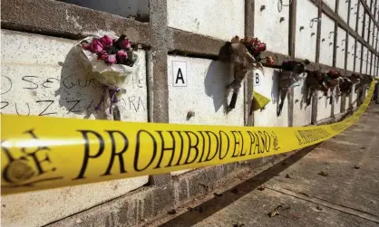  ??  ?? The crypts of bodies in a separate incident in Guadalajar­a in 2018. The Jalisco gang appears tohave returned to showy killings as a way to intimidate rivals. Photograph: Ulises Ruiz/AFP/Getty Images