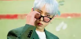  ??  ?? Rapper-singer-composer Yong Junhyung is obsessed with golf but terrible at it in "Plz Don’t Be Sad."