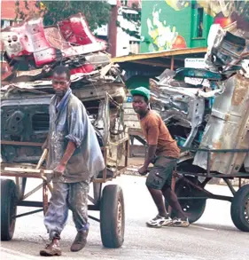  ??  ?? There has been an increase in the number of informal traders dealing in scrap metal as it fetches lucrative prices on the export market