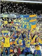  ??  ?? Les Ultras Vulcans de Clermont.