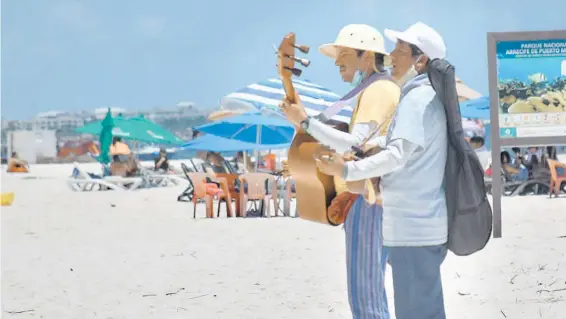  ?? ELIZABETH RUIZ/CUARTOSCUR­O ?? Quintana Roo está en semáforo naranja, por lo que las actividade­s turísticas deben operar al 50 por ciento