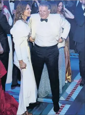  ?? OLIVIER HUITEL / PALAIS PRINCIER / SBM VIA BESTIMAGE / GTRES ?? Mar Flores i Elías
Sacal. Després d’anunciar la ruptura amb el milionari i playboy mexicà, la model va anar amb ell al Ball de la Rosa