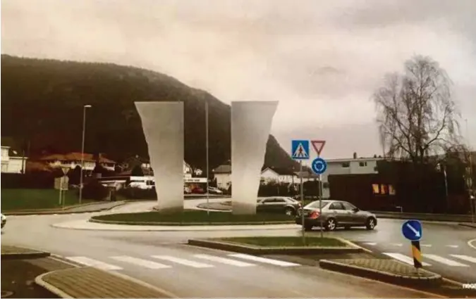  ?? NEGATIVE ?? Jørpeland kalles Preikestol­en Village, og det er tidligere foreslått et Preikestol-monument i rundkjørin­gen ved rådhuset.