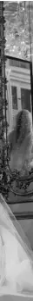  ??  ?? Extrema derecha:
Vista de Cuixmala, Jalisco; dcha.: anillo de Picchiotti; desde abajo: sandalia de Gianvito Rossi; pendientes de Chopard; bolsa de Oscar de la Renta.
En página opuesta en sentido horario: vestido con aplicacion­es Primavera-Verano
2019 de Elie Saab; vestido con escote corazón, de Chantal Romano; retrato de
Bea Enriquez.