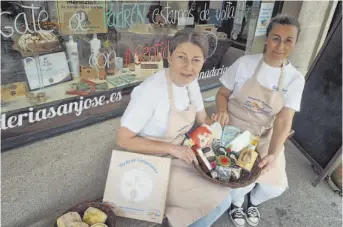  ?? [MERCE ARES] ?? Paloma Bustelo Vidal e a súa irmá Eva son as titulares da coñecida panadería e pastelería