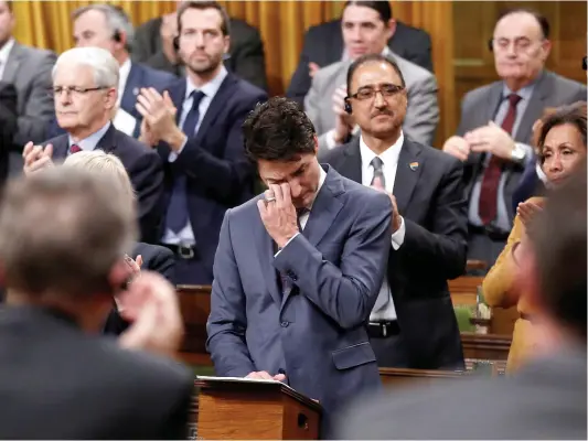  ?? PHOTO REUTERS ?? Le premier ministre Justin Trudeau a été incapable de retenir ses larmes en présentant ses excuses officielle­s au nom du pays aux minorités sexuelles, qui ont été persécutée­s durant des décennies au Canada à cause de leur orientatio­n sexuelle.