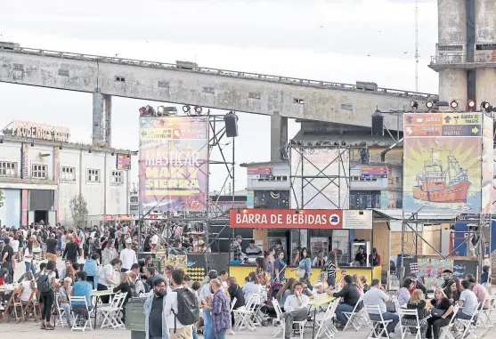  ?? Mauro v. rizzi ?? La feria se montó sobre un predio inactivo que está proyectado como nueva terminal de cargas marítimas