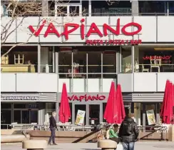  ?? Foto: imago images/Emmanuele Contini ?? Vapiano-Filiale am Breitschei­dplatz