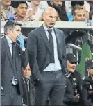  ?? FOTO: J. A. S. ?? Zidane, sigue el partido en la banda