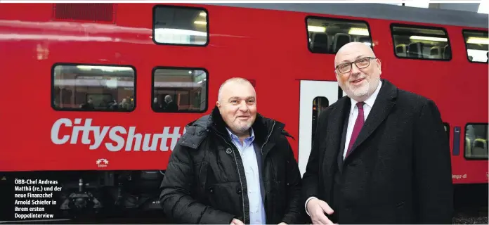  ??  ?? ÖBB-Chef Andreas Matthä (re.) und der neue Finanzchef Arnold Schiefer in ihrem ersten Doppelinte­rview