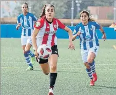  ?? FOTO: ATHLETIC ?? Empate Jone Ibáñez persigue un balón en el partido de Huelva