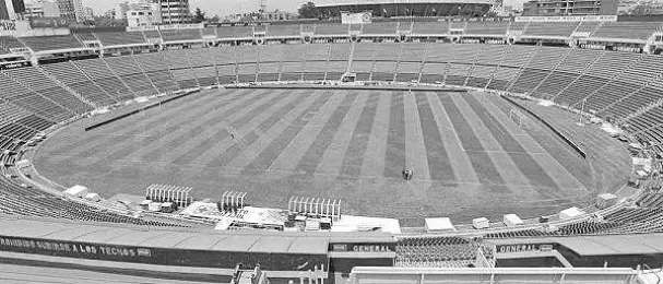  ??  ?? su demolición, este escenario albergará el Tazón III de la Liga de Futbol Americano de México (LFA), programado para el 22 de abril. / Archivo ESTO