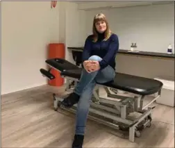  ?? FOTO: PRIVAT ?? Mandag 1. april starter fysioterap­eut Catherine S. Carter opp CC Klinikken i Flekkefjor­d. Der skal hun tilby psykomotor­isk fysioterap­i.