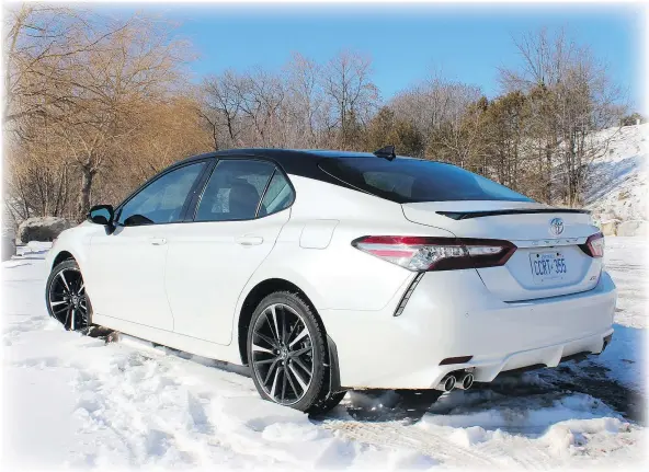  ?? PHOTOS: PETER BLEAKNEY/DRIVING.CA ?? During a week of driving short trips in winter weather, the Camry delivered fuel economy of 8.7 L/100 km.