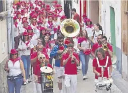  ?? HÉCTOR GOZALBO ?? Los garitos y las peñas son protagonis­tas indispensa­bles de la semana festiva.