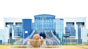  ??  ?? La sede
La sede della taiwanese Foxconn in Repubblica Ceca. Il colosso della componenti­stica per l’elettronic­a Hon Hai Precision sta trattando con Fca per la costituzio­ne di una joint venture