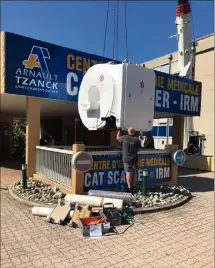  ??  ?? Avec une vingtaine d’IRM, les A.-M. se situent dans la moyenne nationale en termes d’équipement. Une nouvelle machine vient d’être installée à l’Institut Arnault-Tzanck (Photos N.C.)