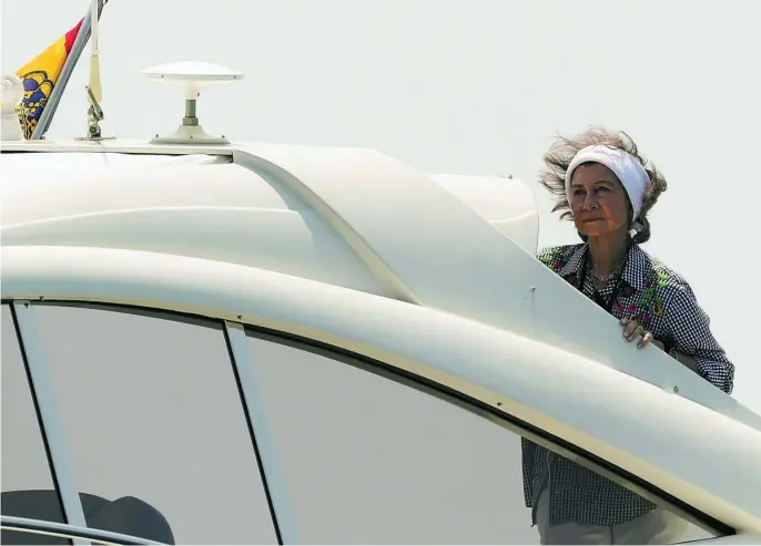  ?? GTRES ?? La Reina Sofía navegando durante una de sus estancias en Palma