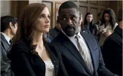  ??  ?? Die geschäftst­üchtige Molly Blooms (Jessica Chastain) mit ihrem Anwalt Charley Jaffey (Idris Elba)