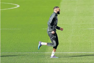  ?? SUSANA VERA/REUTERS ?? Benzema, en el entrenamie­nto de ayer del Real Madrid.